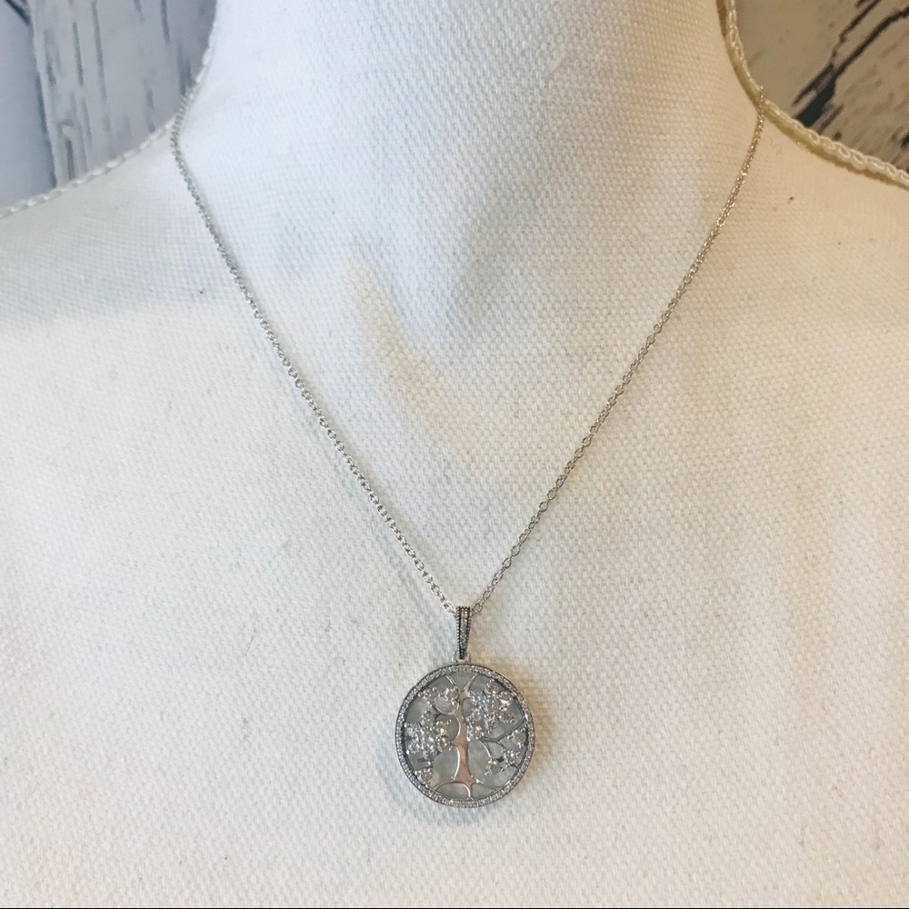🌳 Tree of Life Necklace - Picture 4 of 8